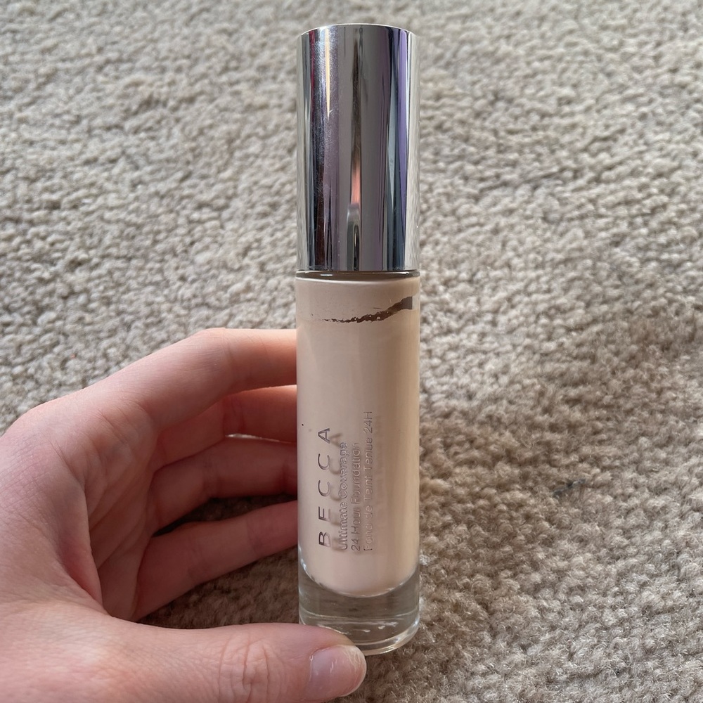 New! BECCA Linen 1N1 Ultimate 24 hour Coverage Foundation